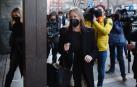 Lorena Iglesias (c), la abogada de detenido por su supuesta implicación en la desaparición de Esther López en Traspinedo (Valladolid) a su llegada este viernes a los juzgados