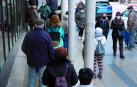 Personas esperando para ser atendidos en el centro de salud de la Rochapea