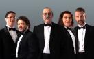 Cantores de Híspalis, con Pascual González en el centro