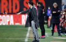 Andoni Iraola dirige a su equipo en el encuentro de ida de semifinales de la Copa del Rey contra el Betis