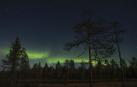 El tono verdoso de la aurora boreal sorprendió a los tres fotógrafos navarros en su cobijo