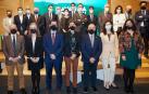 Ponentes y autoridades posan en la sala Bertelsmann donde ayer se celebró la jornada sobre energías renovables