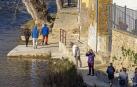 El paseo fluvial que discurre por el barrio de San Miguel, muy transitado también estos días de invierno