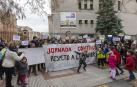 Familias de San Juan de la Cadena protestan contra la denegación de la jornada continua