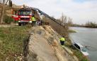 Accidentados al caer al borde del río en Milagro