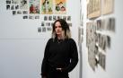 Ione Atenea en la Casa de Cultura de Aoiz, donde participa en la exposición Esta cxsa no se habita…, organizada por el Centro Huarte, con material utilizado en la película