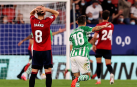 Darko Brasanac y Andrés Guardado durante el partido de ida en El Sadar