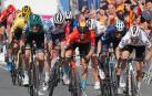El ciclista del equipo Team Bahrain Victorious, Pello Bilbao (c), se ha proclamado vencedor este miércoles en la tercera etapa de la Itzulia