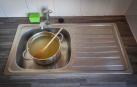 El lavaplatos de una cocina