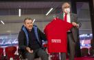 Juan Carlos Unzué junto al presidente de Osasuna, Luis Sabalza
