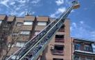 Los bomberos del Ayuntamiento de Madrid han accedido al domicilio a través de una escala