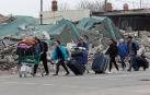 Residentes de Mariupol huyen de la ciudad
