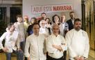 La Consejera de Desarrollo Rural y Medio Ambiente de Gobierno de Navarra, Itziar Gómez  brinda con Marcelino Etayo Presidente de la IGP Espárrago de Navarra, Jesús Aguirre Presidente de la DOP Pimiento del Piquillo de Lodosa, David Palacios Presidente de Vinos D.O. Navarra, y los chefs David Yárnoz, Iván Cerdeño, Diego Guerrero, Koldo Rodero, Leandro Gil, Pilar Idoate, Rodrigo de la Calle, Sergio Manzano y Joanna Artieda