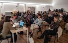 Un momento de la reunión a la que se convocó ayer a los vecinos de Arieta