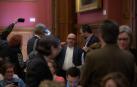 Los abogados Gonzalo Boye (i) y Antoni Abad (d), a su salida de un debate organizado por Òmnium Cultural sobre el alcance  del caso de espionaje