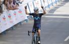 El colombiano Ivan Ramiro Sosa celebra el cuarto triunfo de Movistar en la temporada 2022