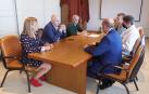 Reunión mantenida con Aceites Urzante: Dolores Marín, el vicepresidente José María Aierdi y Jesús Sesma. En frente, a la derecha, Juan López, José Luis Marín y Jesús Marín