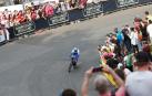 Simon Yates durante la crono de la segunda etapa del Giro