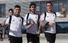 Chimy Ávila, Juan Cruz y Kike García, en el aeropuerto antes de volar a Barcelona