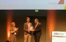 Ignacio Visus recibe el premio durante la celebración del congreso europeo en Dinamarca