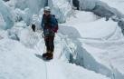 Uxue Murolas, en la cascada de hielo del Khumbu previa al Campo II