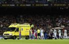 La ambulancia espera para trasladar a Ronald Araujo