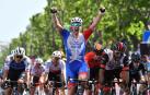 Arnaud Démare celebra su victoria