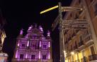La fachada del Ayuntamiento de Pamplona se iluminará este jueves de rosa y morado en apoyo a las personas con fibromialgia y fatiga crónica