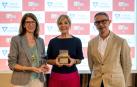 Inés Plaja, Yolanda Montenegro y Gabriel Cerdán, con el premio