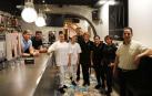 La plantilla del asador Mercaderes. A la derecha el nuevo gerente, Garabet
