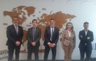 De izquierda a derecha, el presidente de ATA Navarra, Juan Carlos Equiza, el consejero Irujo, el secretario general de ATA Navarra, José Luis Perea; la directora general, Izaskun Goñi, y el director de Servicio de Trabajo, Javier Zubicoa