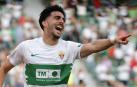 Kike Pérez, centrocampista del Elche, celebra su gol al Getafe