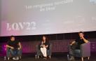 De izda. a dcha., Adrián Guerra, Teresa Montoro (AICE) y Oriol Paulo