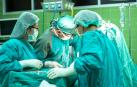 Personal sanitario, durante una intervención quirúrgica