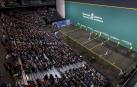 Una vista panorámica del frontón del Navarra Arena en un lance de las finales de parejas del Torneo Comunidad Foral