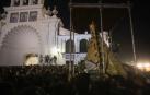 La Virgen del Rocío vuelve al santuario de forma anticipada por la rotura de un banco de las andas procesionales