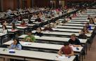 Examen de Lengua Castellana en el Aula Fernando Remacha, en El Sario