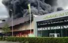 Recopilación de vídeos del incendio en un supermercado asiático en el polígono de Burlada