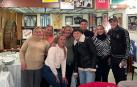 El Chimy, junto a su madre, sus hermanas y sus hermanos