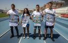Pablo Branchi, presidente, y los atletas Laila Lacuey, Tristan Cárdenas e Iker Alfonso, con el póster del memorial José Luis Hernández.