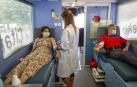 Maite López Perales dona sangre en la Unidad Móvil de Adona en el Día Mundial del Donante