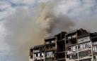 Edificio residencial en Kiev bombardeado este domingo por Rusia