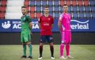 Roberto Torres, Oier Sanjurjo y Unai García, con las camisetas de la temporada pasada