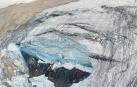 Imagen del boquete que se ha abierto en el glaciar tras el derrumbe