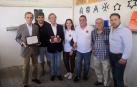 Eugenio Salinas, primero por la izquierda, y José María Marco, tercero, recibieron el reconocimiento en nombre de la Casa de Misericordia.