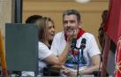 Juan Carlos Unzué, con su mujer en el balcón del Ayuntamiento