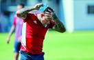 Los jugadores aprovecharon las pausas para refrescarse