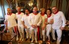Por la izda: Miguel  Tazón. Iván Gaza, José Luis Neyro, Víctor Sánchez (director Tres Reyes Pamplona), Maite Álava (directora Tres Reyes San Sebastián); Isabel Díaz y Tomás García (maître del Tres Reyes Pamplona).