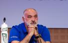 El exentrenador del Real Madrid de baloncesto Pablo Laso atiende a los medios durante la inauguración de la IV edición del Pablo Laso Training Camp