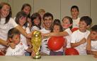 Javi Martínez, tras lograr el Mundial en 2010, recibió una calurosa bienvenida en su Ayegui natal.